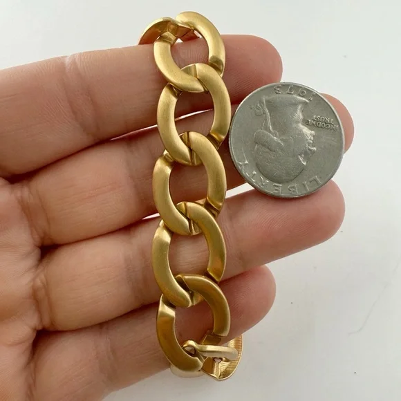 Vintage Monet Signed Matte Goldtone Flat Chain Link Bracelet 7 3/4” - Picture 2 of 4